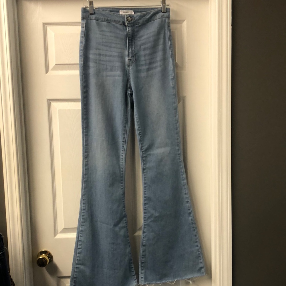 CELLO best jeans 👖 ever!! Looks New - only worn a couple of times!